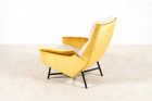 claude delor fauteuil velours jaune vintage france 1950